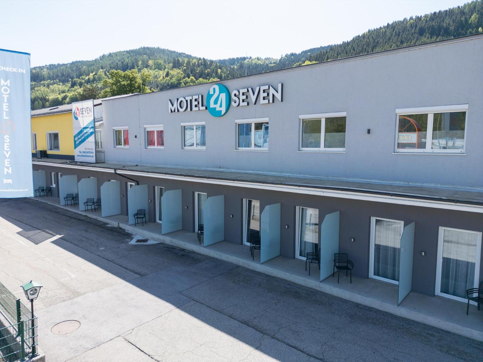 Motel24Seven Bruck an der Mur Exterior photo
